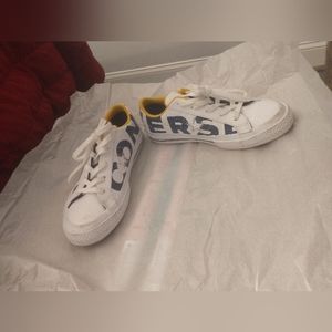 Kids Converse Size 2 Low Top